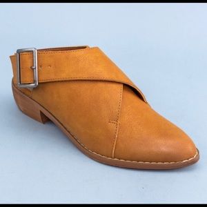 Mi.iM cognac Bohme shoe with buckle
